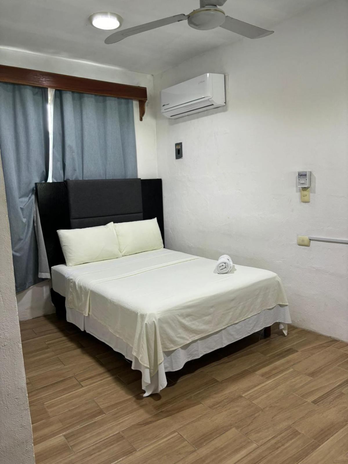 Hotel Miriam 巴卡拉尔 外观 照片